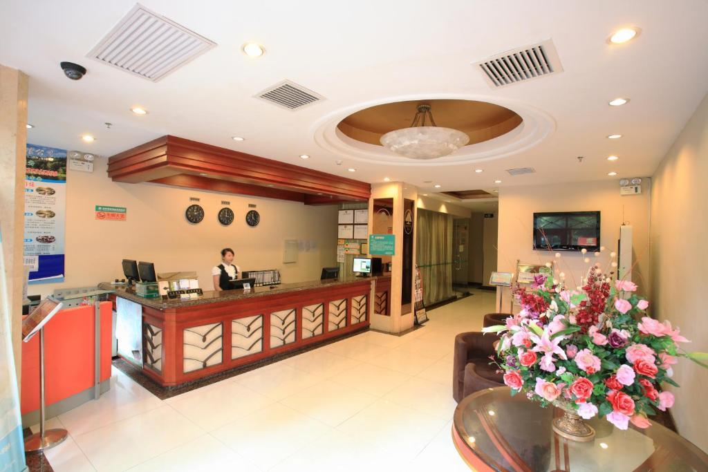 Greentree Inn Shanghai Dongming Road Subway Station Express Hotel Exterior foto