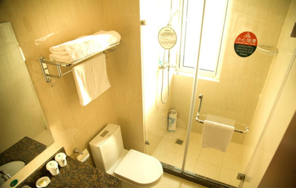 Greentree Inn Shanghai Dongming Road Subway Station Express Hotel Exterior foto
