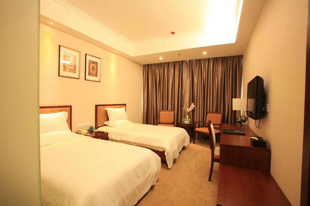 Greentree Inn Shanghai Dongming Road Subway Station Express Hotel Exterior foto