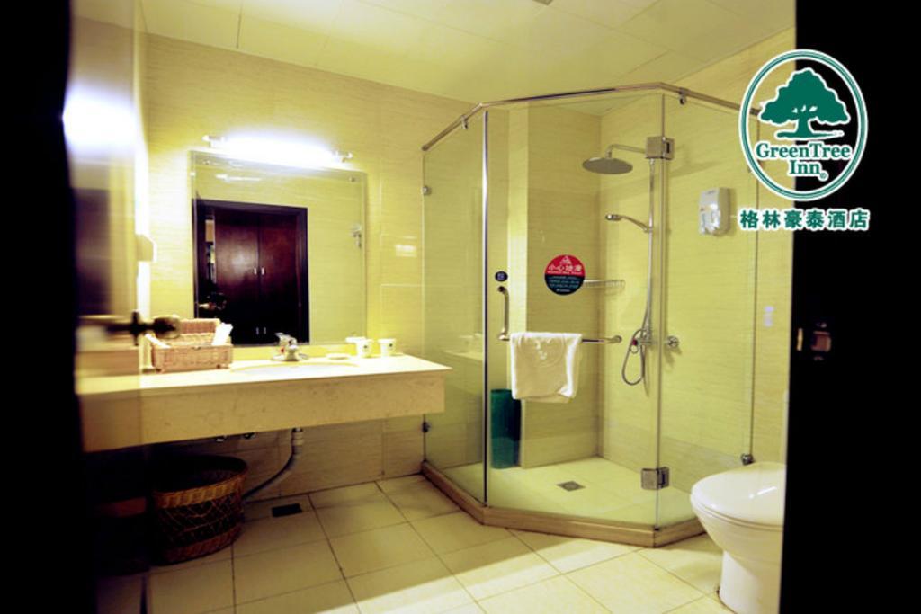 Greentree Inn Shanghai Dongming Road Subway Station Express Hotel Exterior foto