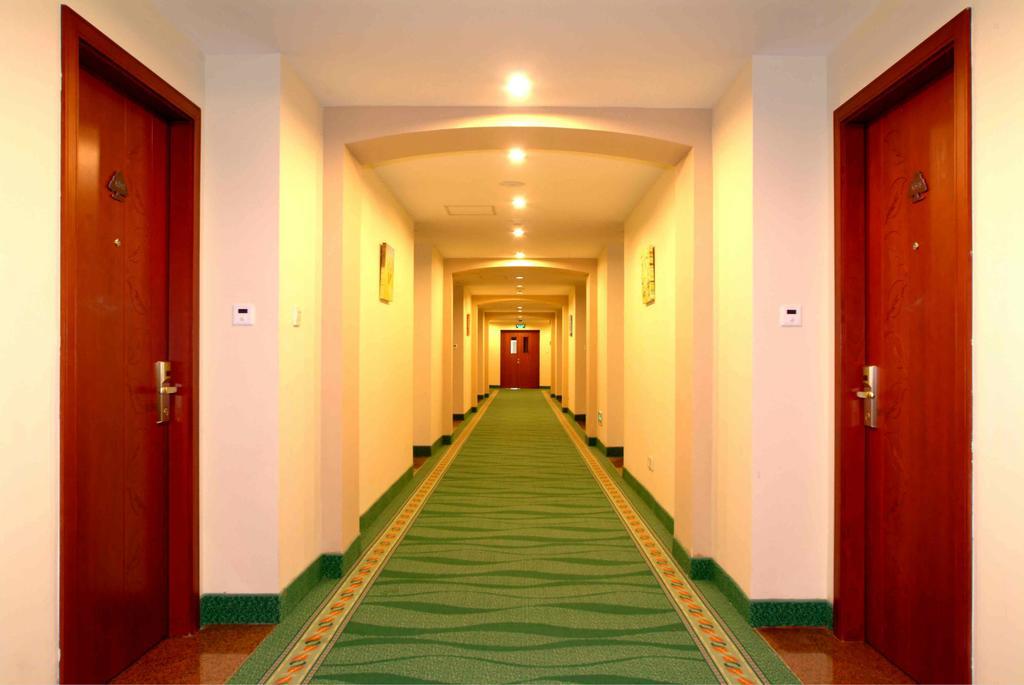 Greentree Inn Shanghai Dongming Road Subway Station Express Hotel Exterior foto
