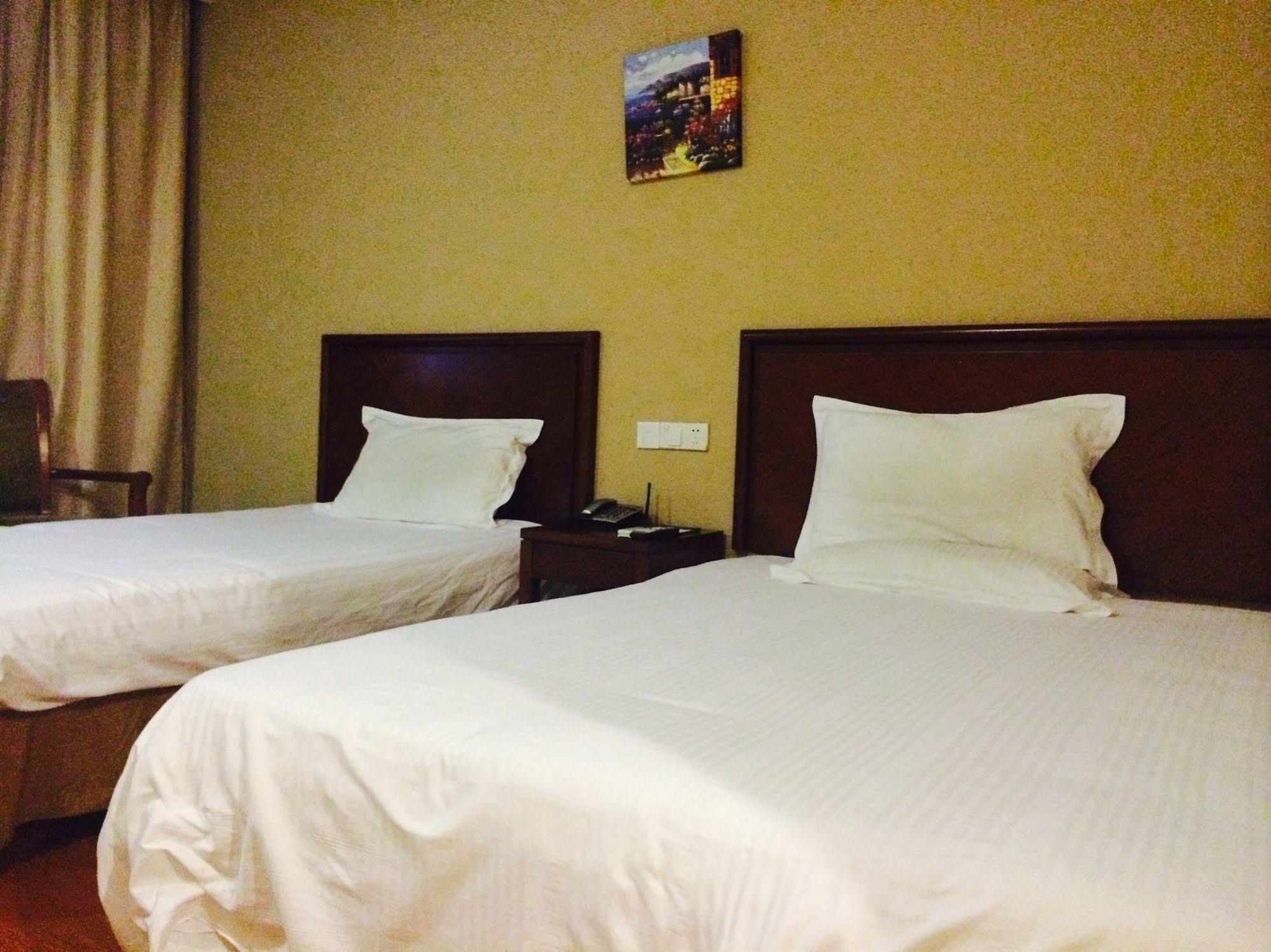 Greentree Inn Shanghai Dongming Road Subway Station Express Hotel Exterior foto